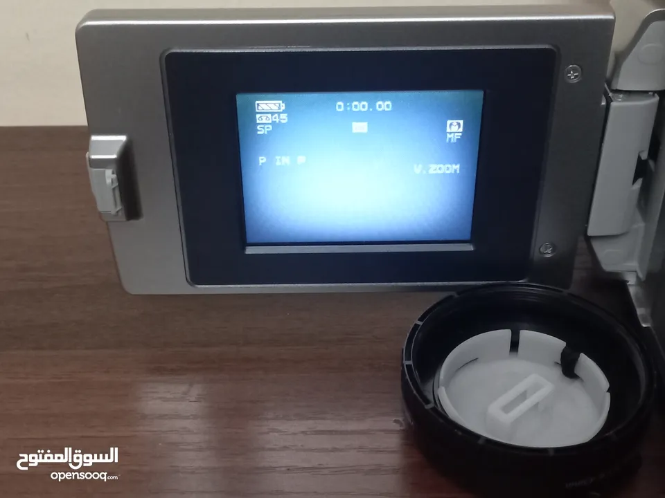 متوفر لدينا كاميرا باناسونيك  بحاله ممتازه تعمل ميه بالميه تصوير عالي الجوده معها ريموت والشاحن  دقه