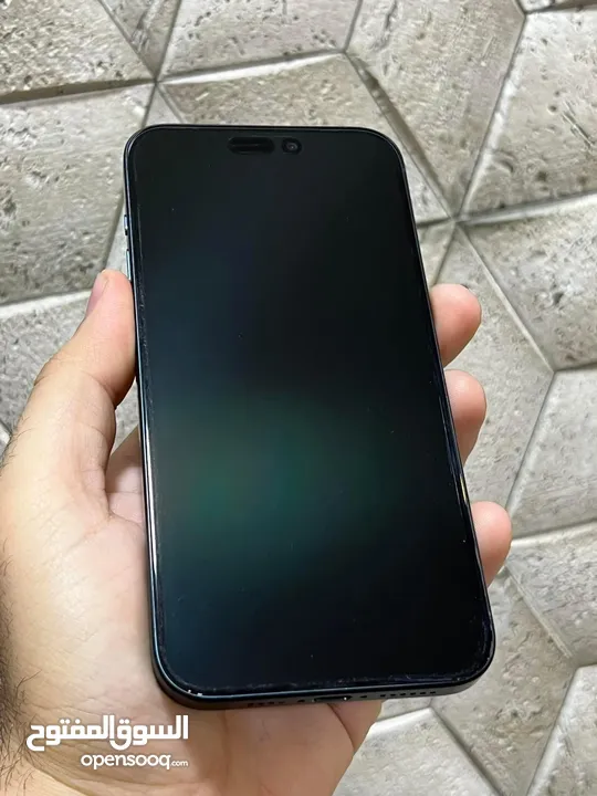 iPhone 15 pro max  256g الجهاز مشحون 20 مره  يعني وكاله