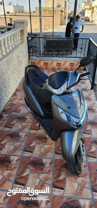 السلام عليكم ورحمة الله وبركاتة سكوتر هوندا اكتفا 2023 للبيع السكوتر  بصلاة على سيدنا محمد سكوتر نظي
