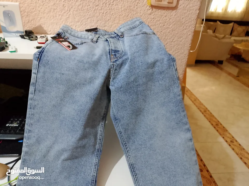 pantallon jeans boy taille :s avec ticket neuf 13-14