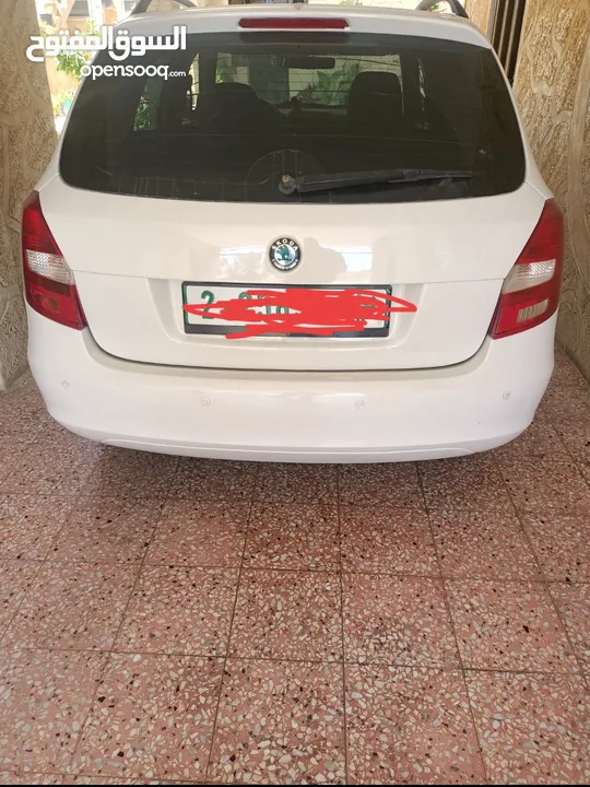 سيارة نضيفه منفوضه افحص وين ما بدك
