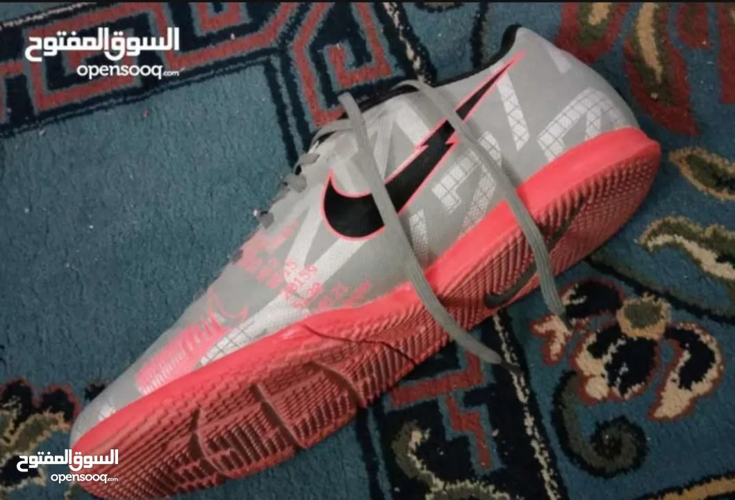 بوت نايك لكرة القدم للبيع