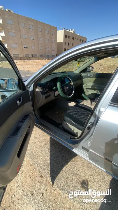 سيارة هونداي سوناتا N20 موديل 2005 لون سلفر متليك للبيع  حسب الصور المرفقة