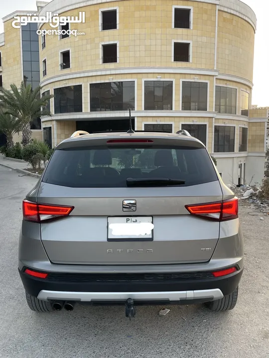 سيات اتيكا يد اولى فل مسكر ذهبي وداخلية عسلية