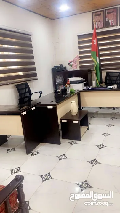 اثاث  مدرسة ورضة.  مكاتب  مستعملة بحاله الجيد جدا المفرق