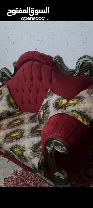 طقم كنب بحالة ممتازة خشب ثقيل للبيع