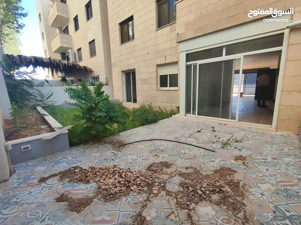 شقة مميزة قيد الفرش للإيجار – عين منجد  شارع إسكان المهندسين