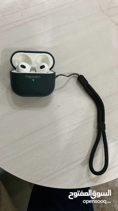 سماعات AirPods 3 الاصليه مستعمله مع cover