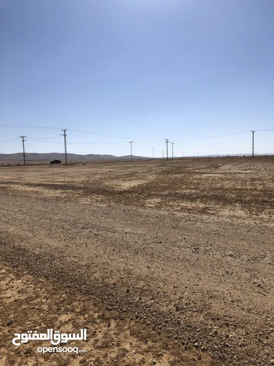 في قرية القنيطرة على الشارع المعبد مباشرة كهرباء على امتداد الشارع / مشروع مميز من المالك مباشرة
