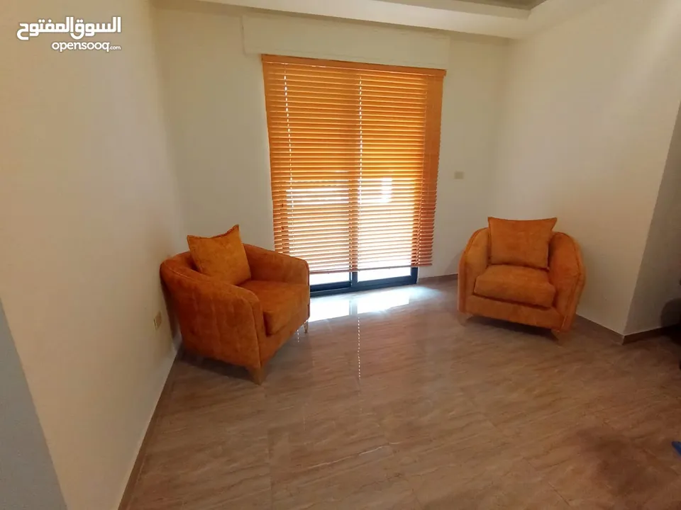 شقة أرضية مفروشة ومميزة للبيع