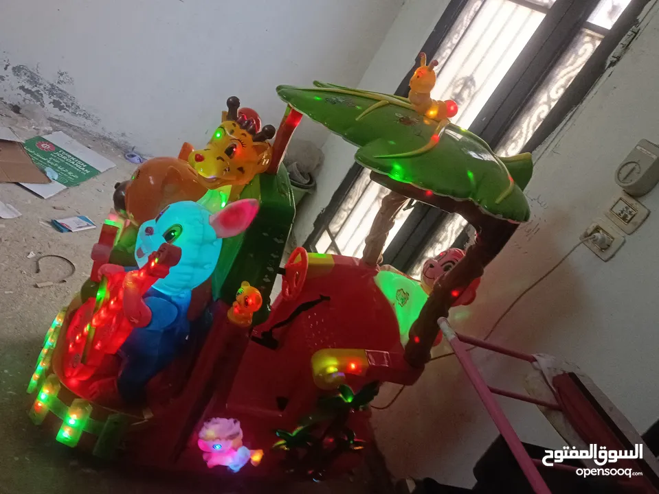 لعبت اطفال العمله