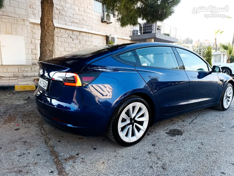 TESLA MODEL 3 2022