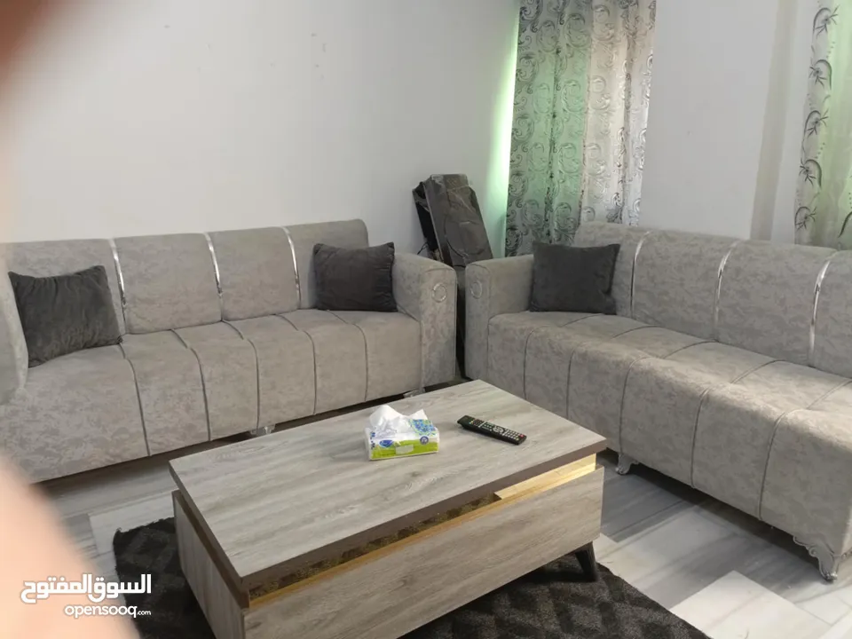 طقم كنب مستعمل خفيف عشر مقاعد مرتب