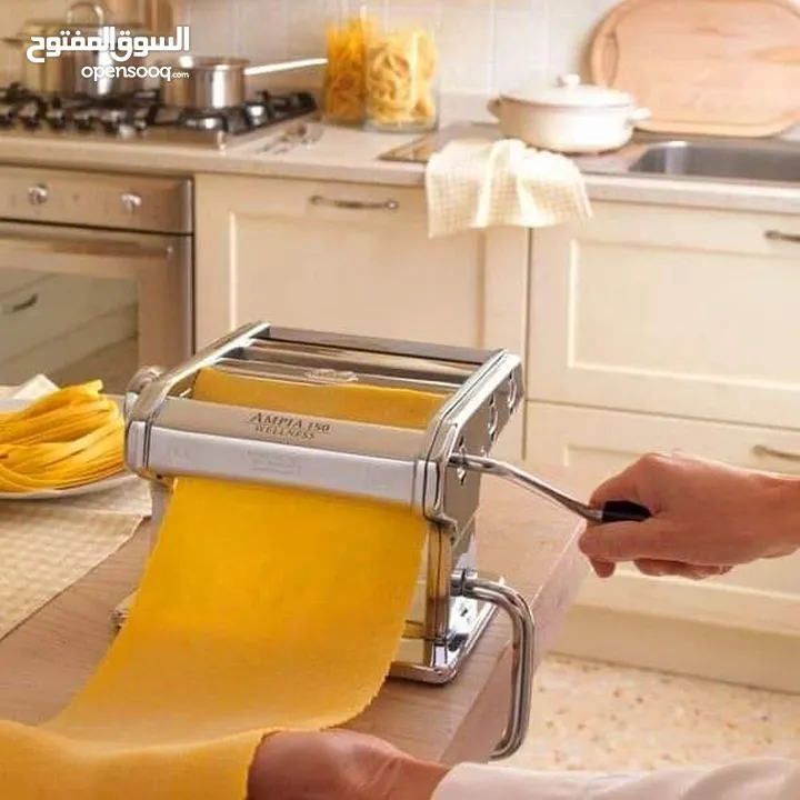 آلة صنع السباغيتي و رق العجين