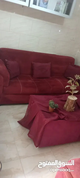 ثلاث اطقم كنب