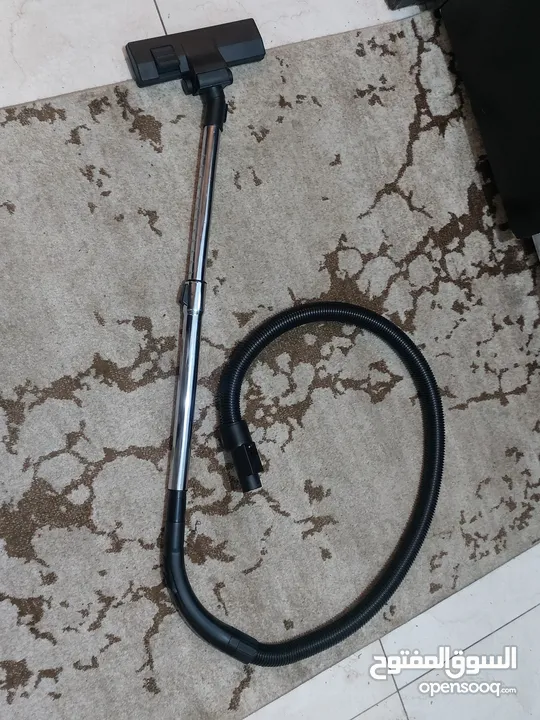 للبيع مكنسة كهربائية بحالة ممتازة