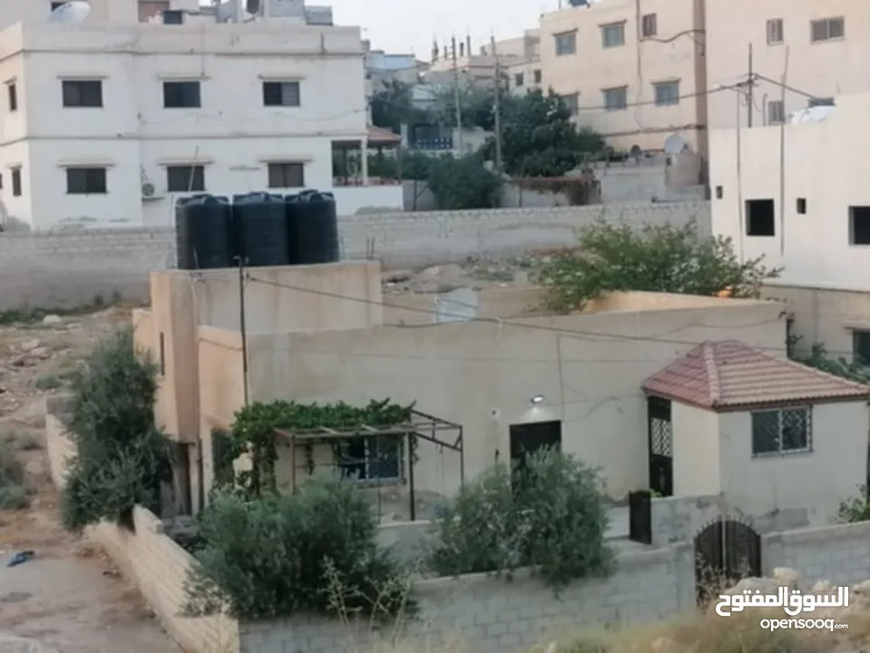 منزل مستقل في الزرقاء الزواهرة حي الجبر للبيع.............................