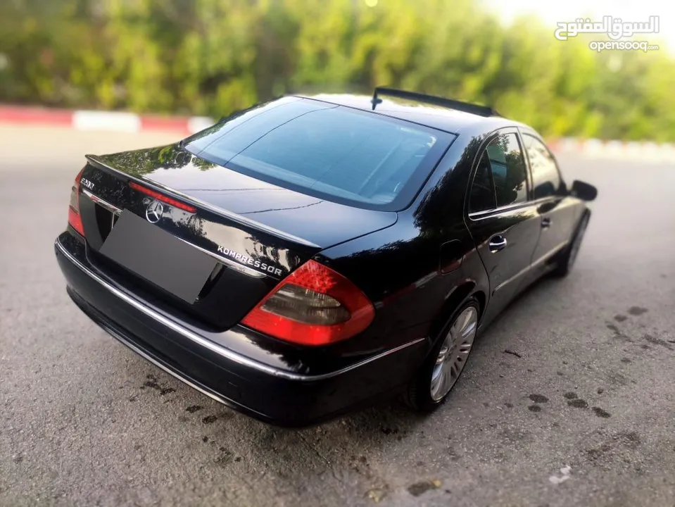 MERCEDES  BENZ  E200 KOMPRESSOR