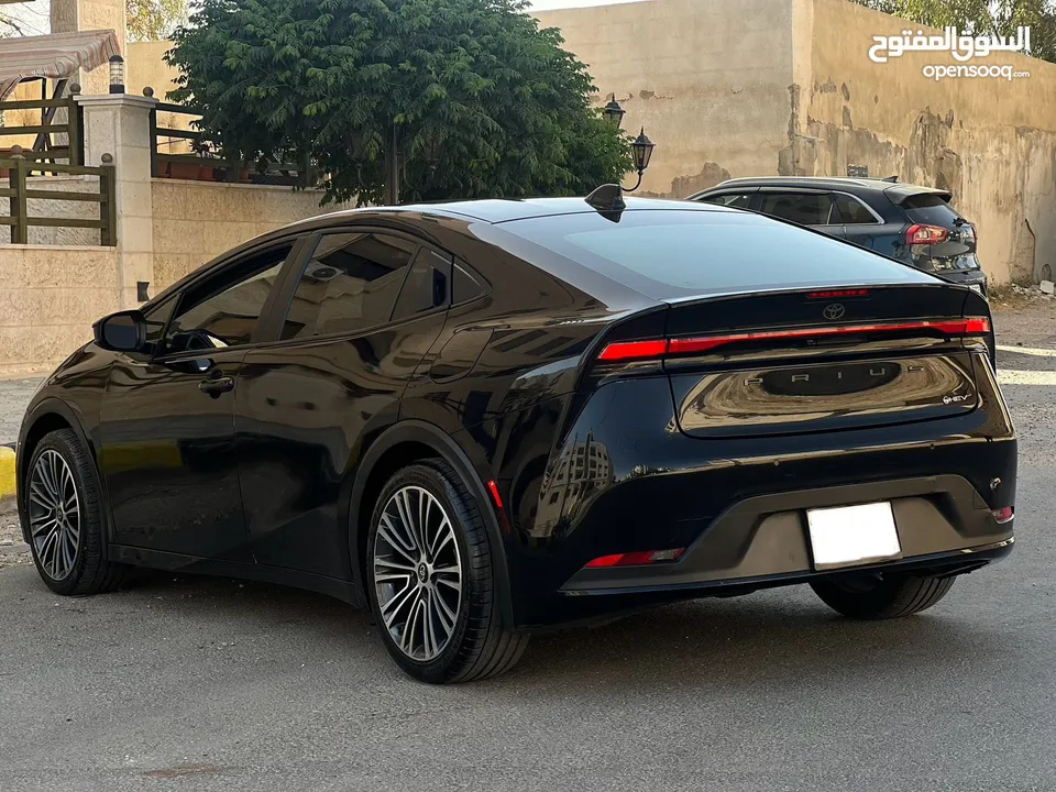تويوتا يريوس هايبرد موديل 2023 الشكل الجديد كليا ومميزه