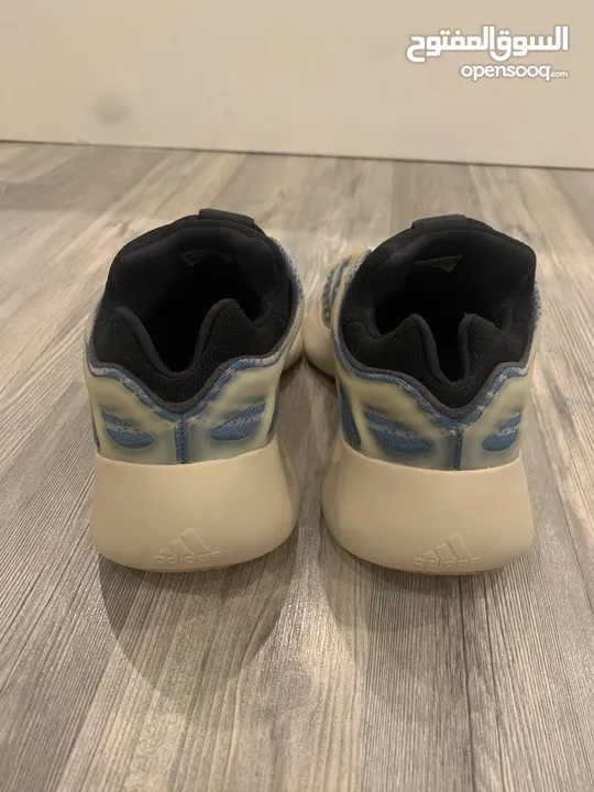 Yeezy 700 v3 ‘Kyanite’