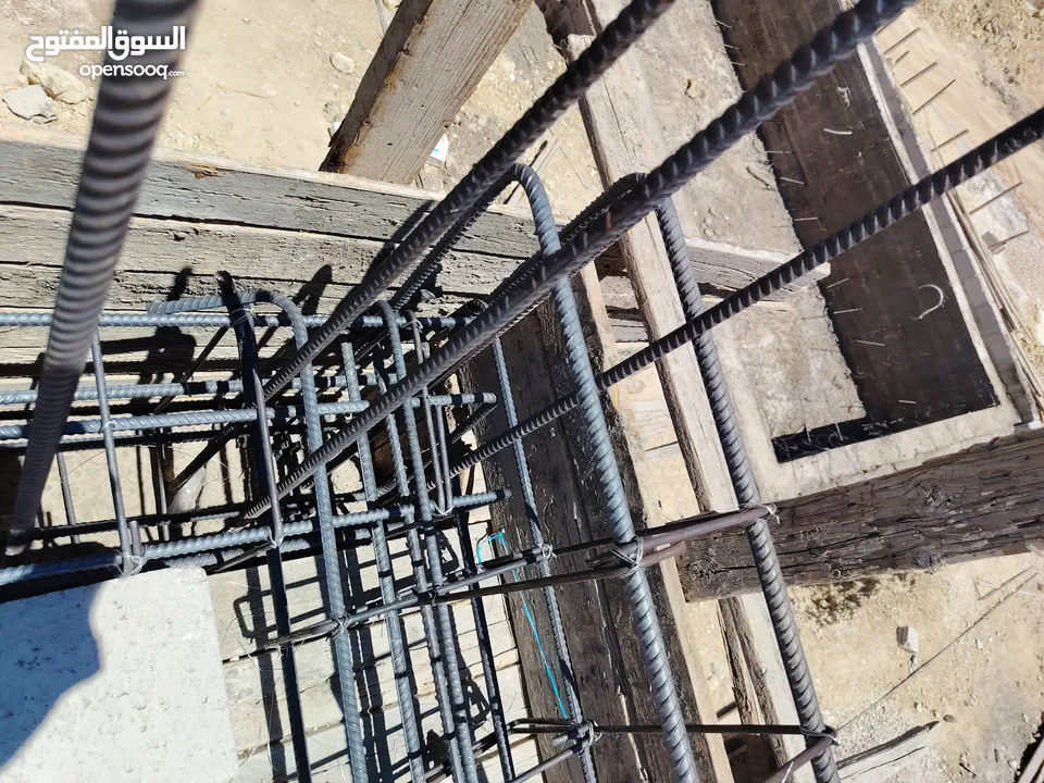 بناء بيوت ومسابح