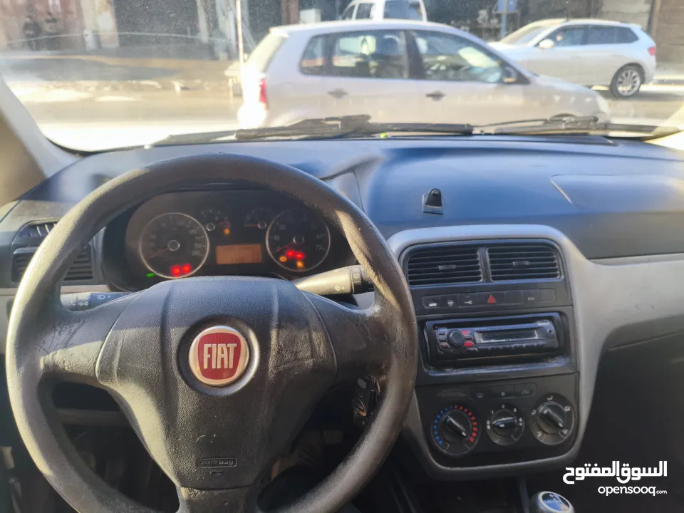 فيات بونتو 2011