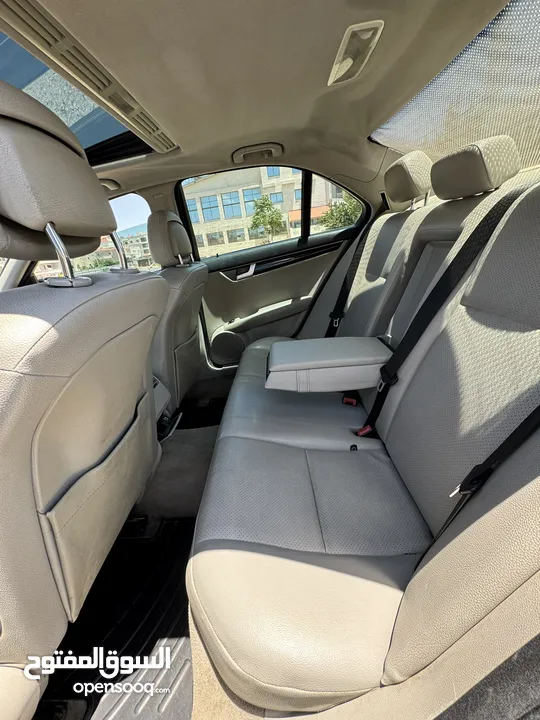Mercedes C-Class C 200  مرسيدس c200 2012