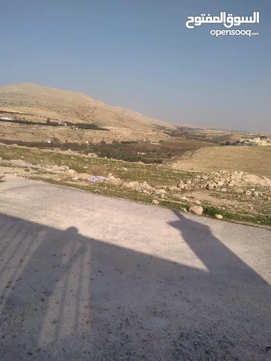 قطعة أرض للبيع مميزة بأطلالة مرتفعة وبسعر مغري