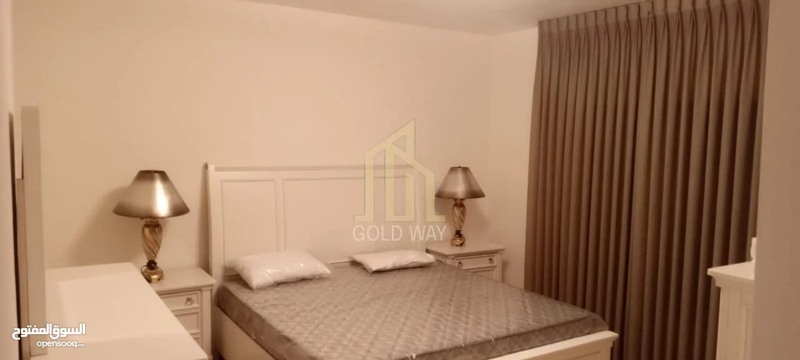 في أرقى مناطق عبدون شقة طابق ثالث 210م لم تسكن بسعر مميز / ref 7050