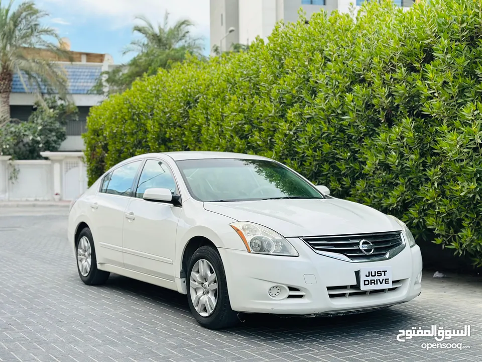 NISSAN ALTIMA 2.5L 2012 MODEL WELL-MAINTAINED CAR