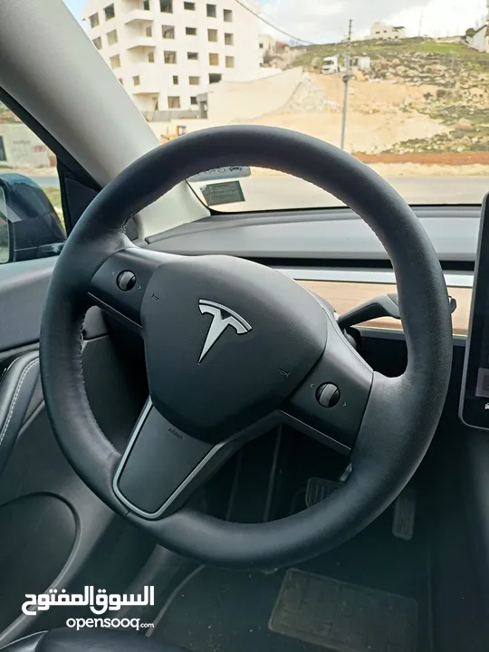 Tesla Model Y 2021 - Full Black