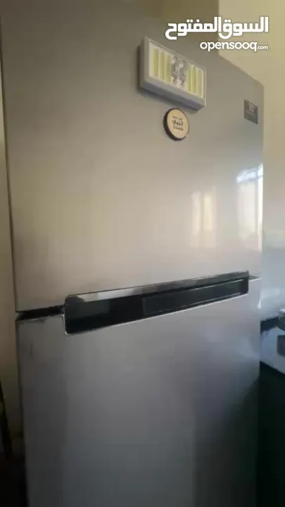 ثلاجه ساسونج 2021 300 لتر لون سلفر