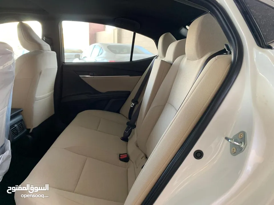 للبيع تويوتا كامري 2025  عداد زيرو  تحت الكفالة وارد الشركه المركزيه  بسعر 30500 دينار