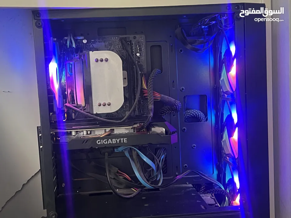 كمبيوتر بصفات مميزة بحالة ممتازة