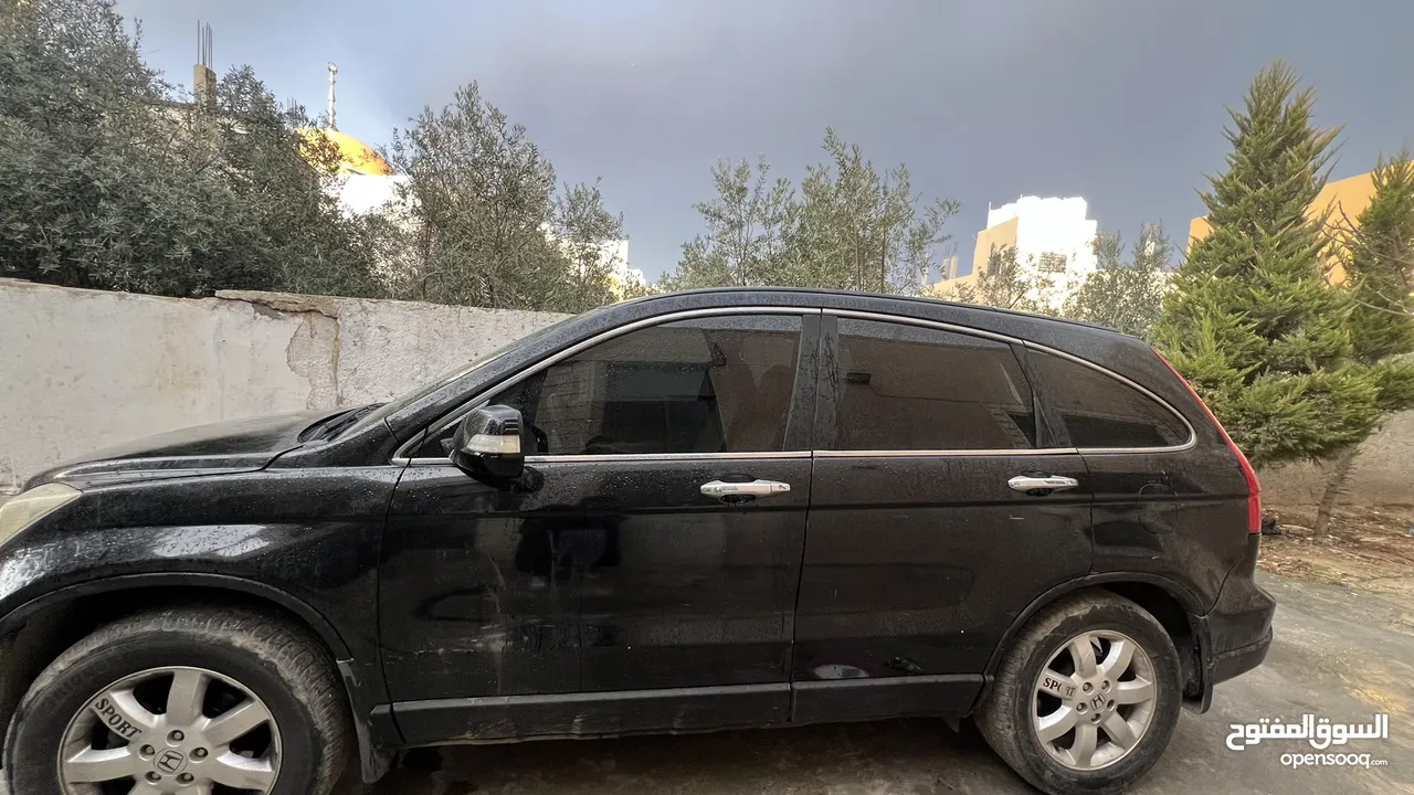 هوندا  CRV2007 لون اسود بسعرر الحرقق للبيع المستعجل، قابل للتفاوض بشيئ بسيط بعد المعاينه