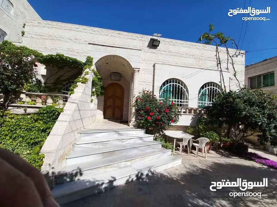 بيت ...للبيع ...عمان...... المقابلين ............بالقرب من شارع الحرية بالقرب من مدارس الهدي المحمدي