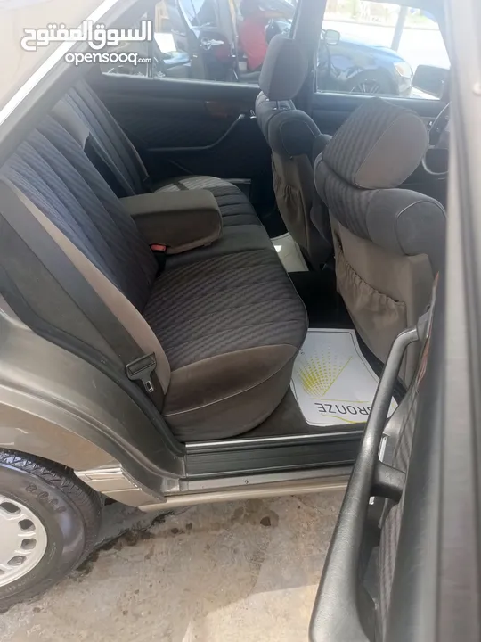 MERCEDES-BENZ W126 300SE 1990