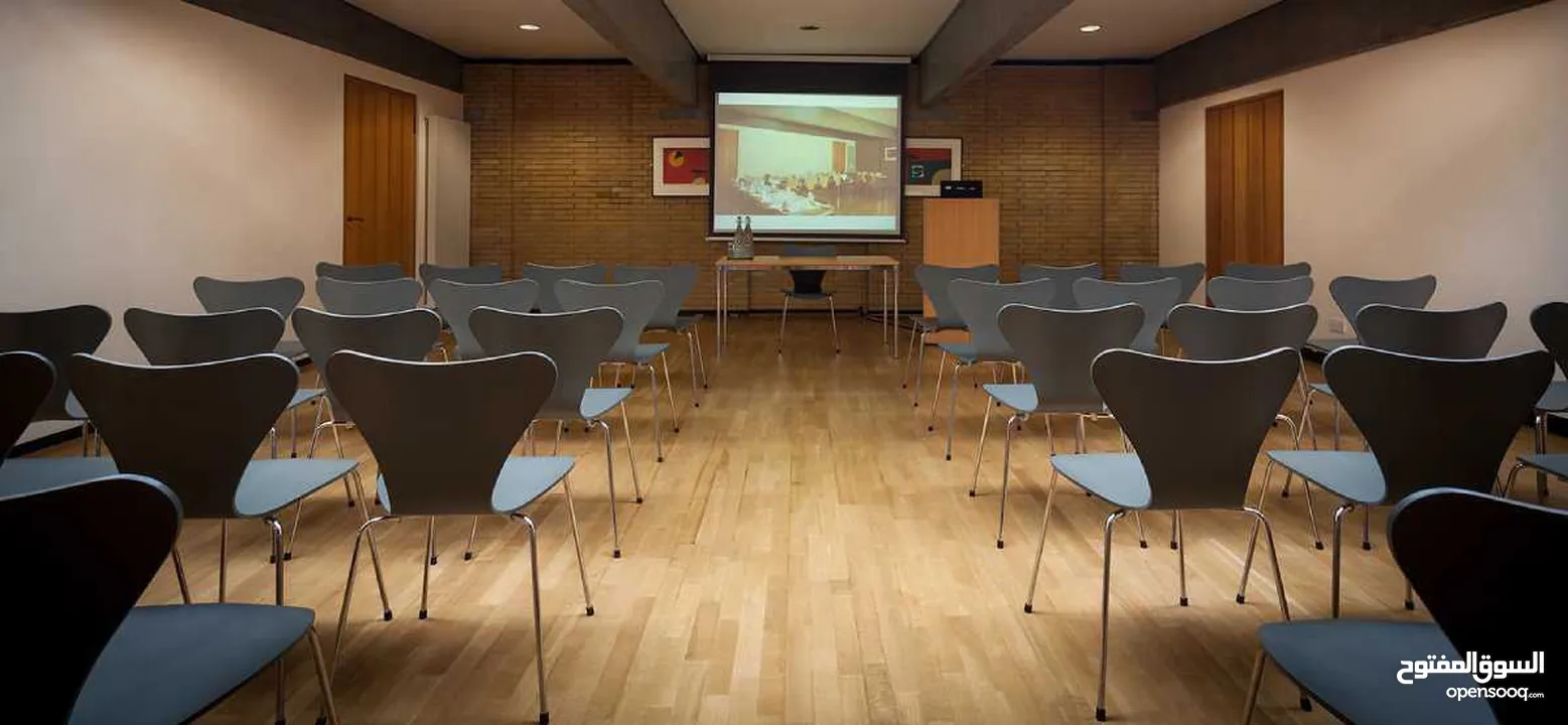 Venue , lecture hall for hourly rent in prime location