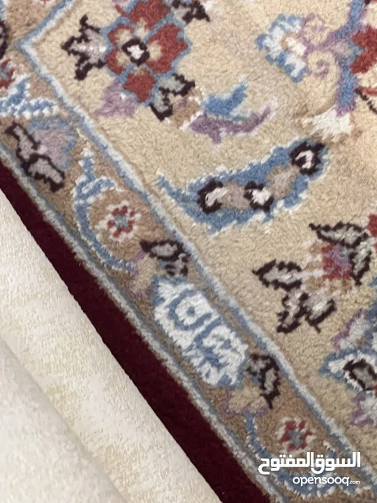 سجادة يدوية (حرير مع صوف طبيعي جودة عالية) مختوم ختم العائلة   Hand knoted high quality rug