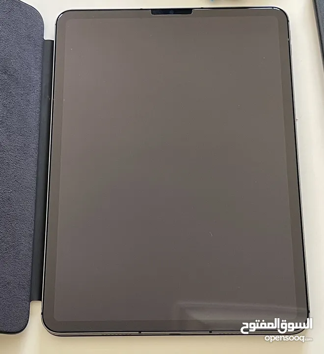 Ipad pro 3rd generation 11inch with WiFi and cellular and charger