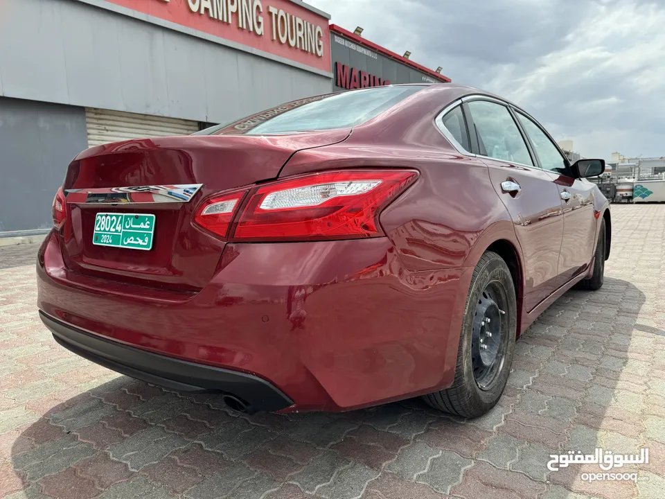 Nissan Altima 2.5L Driver is foreigner / المستخدم أجنبي نيسان ألتيما