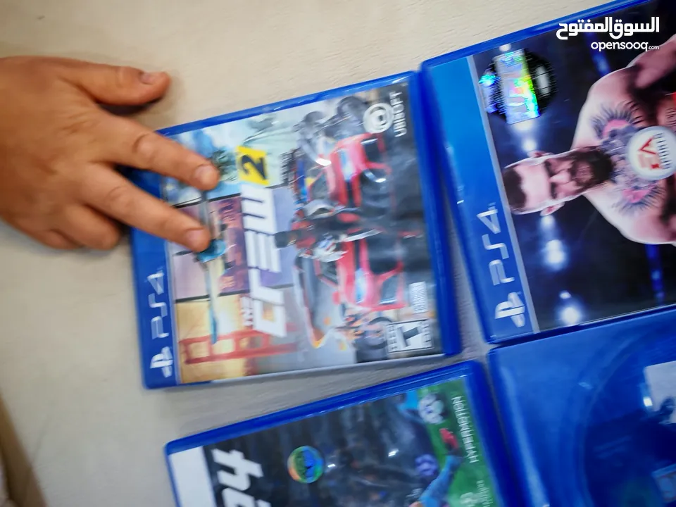 سيدات بلايستيشن فايف في حالة الوكالة