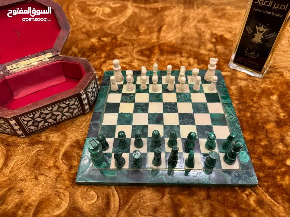 شطرنج من الملكيت والالباستر