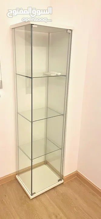 خزانة عرض زجاجية من ايكيا نوع detolf استعمال بسيط