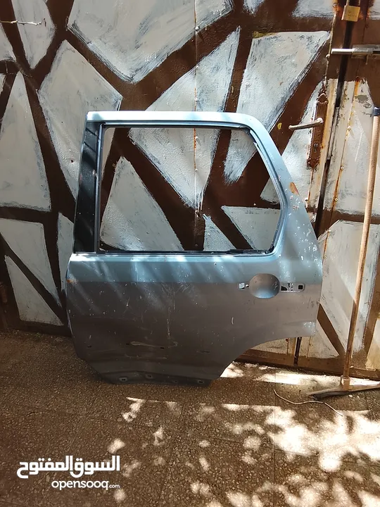 باب هوندا crv 1 جيب موديل 2004 مضروب للبيع
