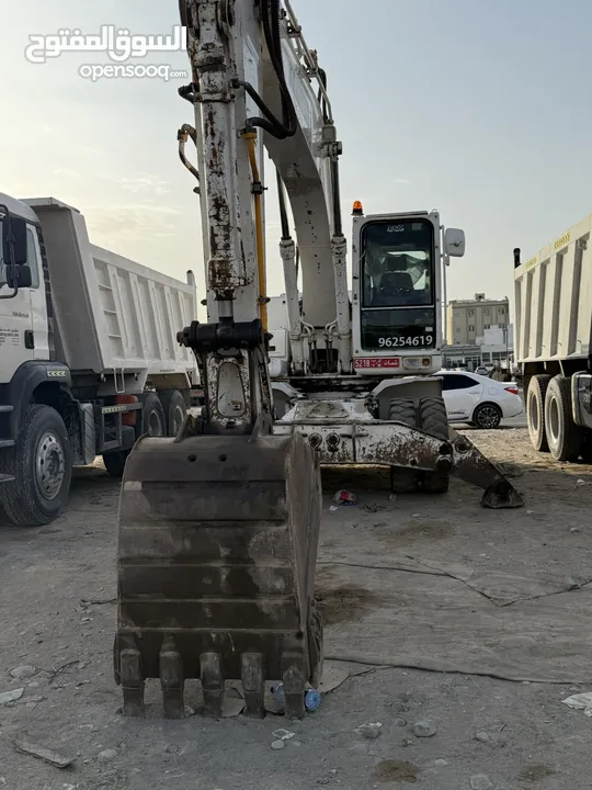 Wkaala Oman and very good condition 210 Hyundai excavator