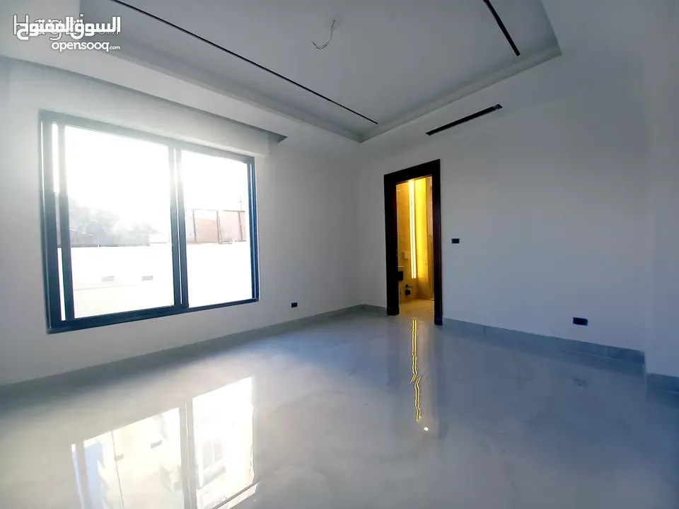 شقة غير مفروشة للايجار في الدوار الرابع  ( Property 35300 ) سنوي فقط