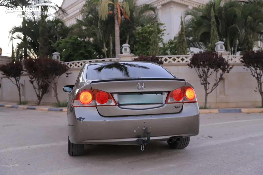 هواند سيفيك موديل 2008اتومتيك ماتور 1800اصل برايفت مميزة