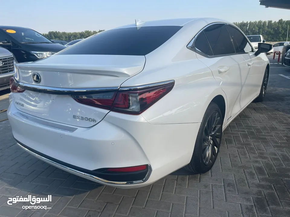 LEXUS ES300h 2023 HYBRID FULL OPTION 360° CAMERA تقبل التصدير للسعودية و جميع الدول