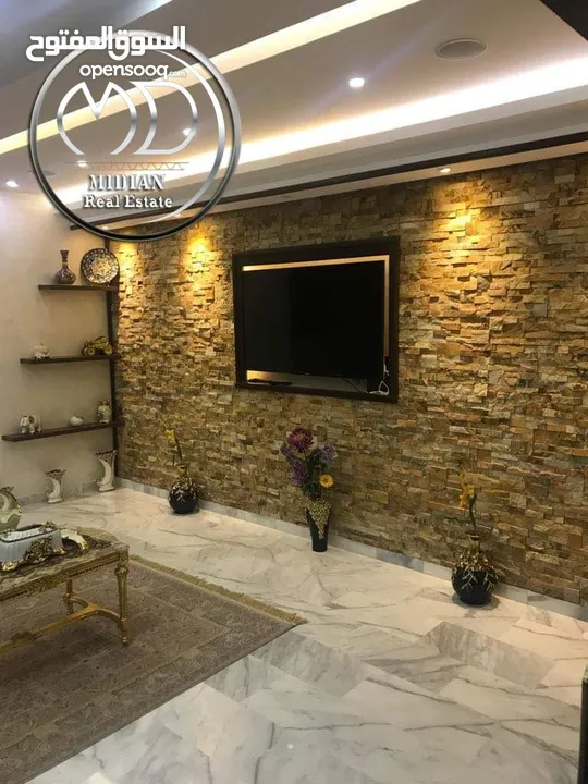 فيلا مستقلة للبيع ام اذينة مساحة 750م تشطيبات و ديكورات سوبر ديلوكس مع تراسات و حدائق بسعر مميز جداً